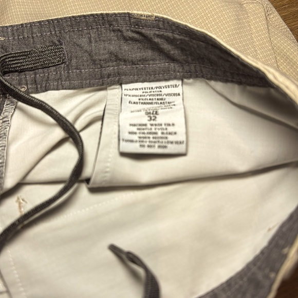 O'NEILL Men's Beige Hybrid Shorts - Water Resistant. Size 32 - Picture 4 of 7